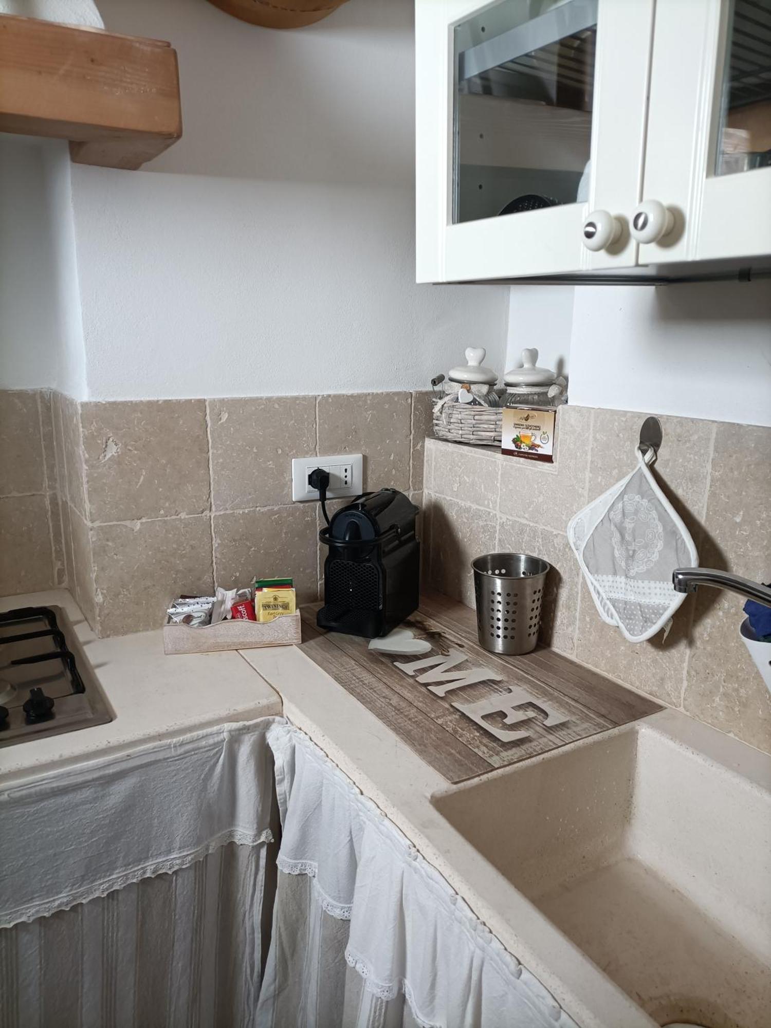Trudy'S Home Остуни Экстерьер фото